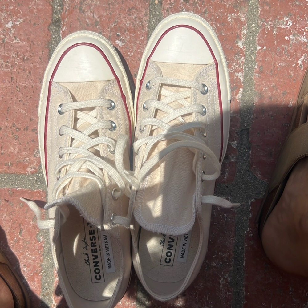 Men’s size 8 vintage converse